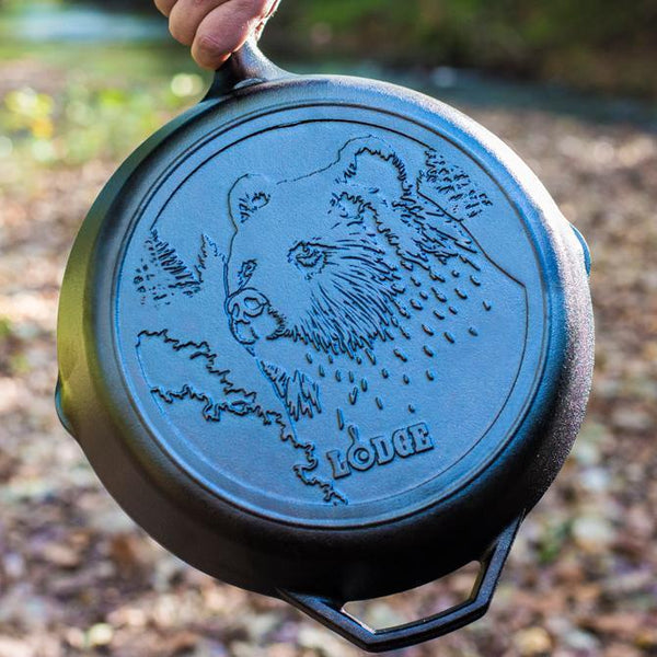 Lodge Wildlife 13.25 in Cast Iron Skillet with Turkey Scene